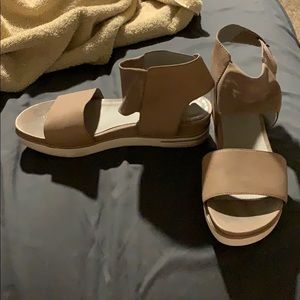 Eileen Fisher platform sandals. Size 8.5.